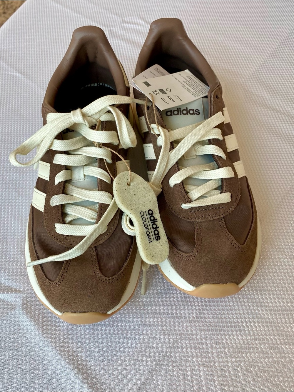 adidas Men’s Brown & White Cloudfoam Casual Sneakers - Picture 3 of 12